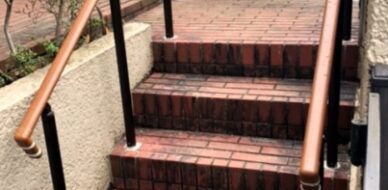 外階段手すり取付完了